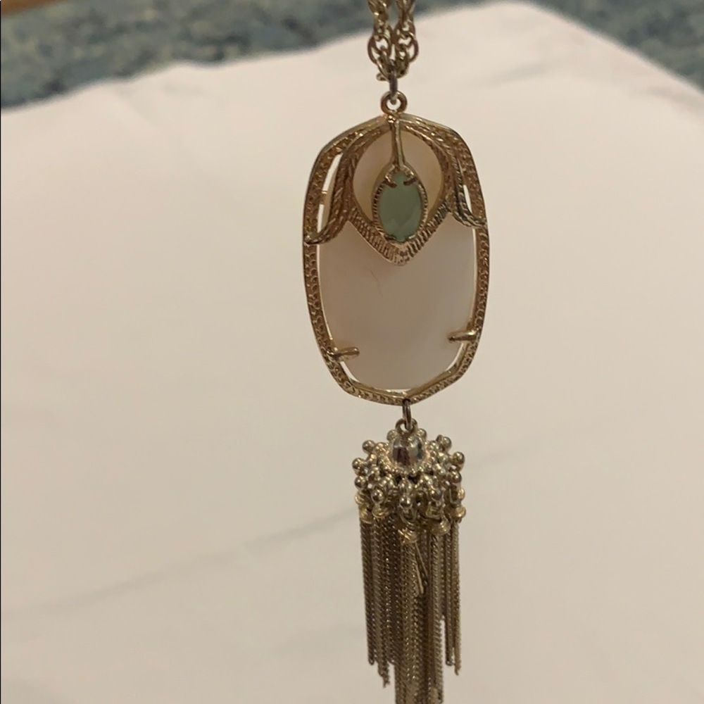 Kendra Scott necklace